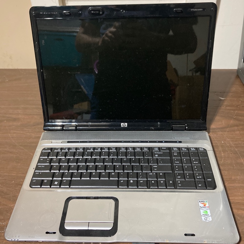 HP Pavilion dv9700 17” Intel Core 2 Duo Laptop Good Condition SOLD AS IS